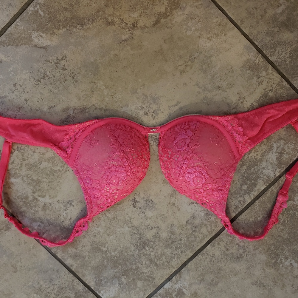 Victoria's secret bra